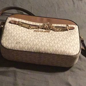 Micheal Kors Purse
